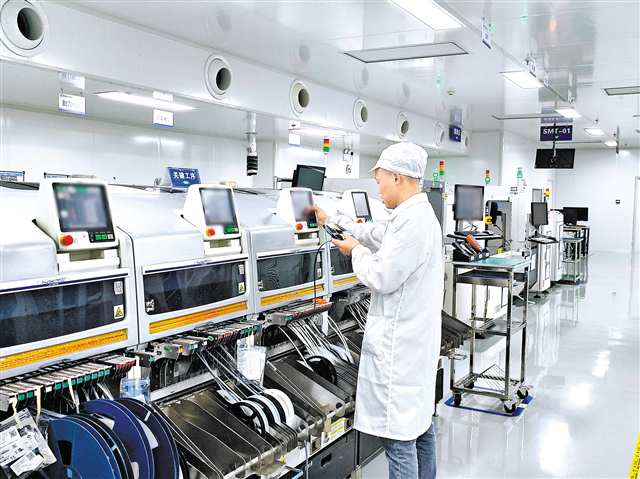 AI工友 在設(shè)備“喊疼”之前，先打報(bào)告